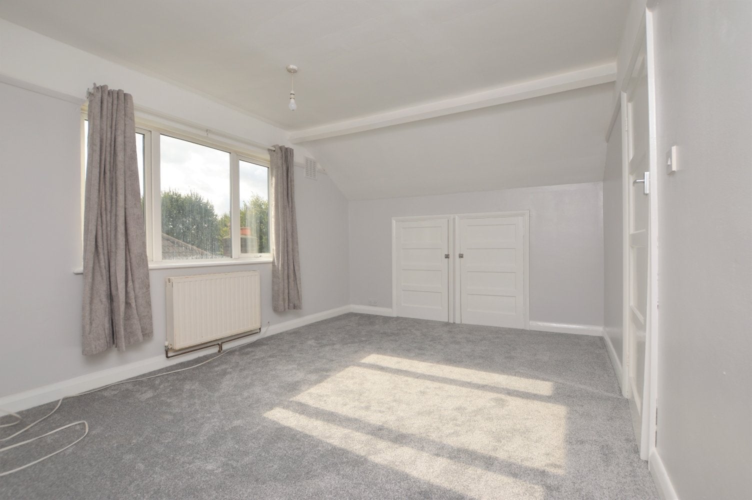Flat Rose Way in Greater London