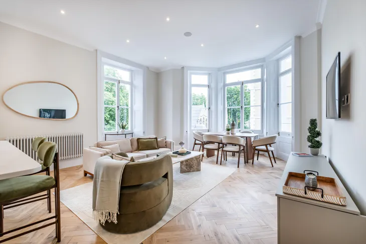 Flat Courtfield Gardens in Greater London