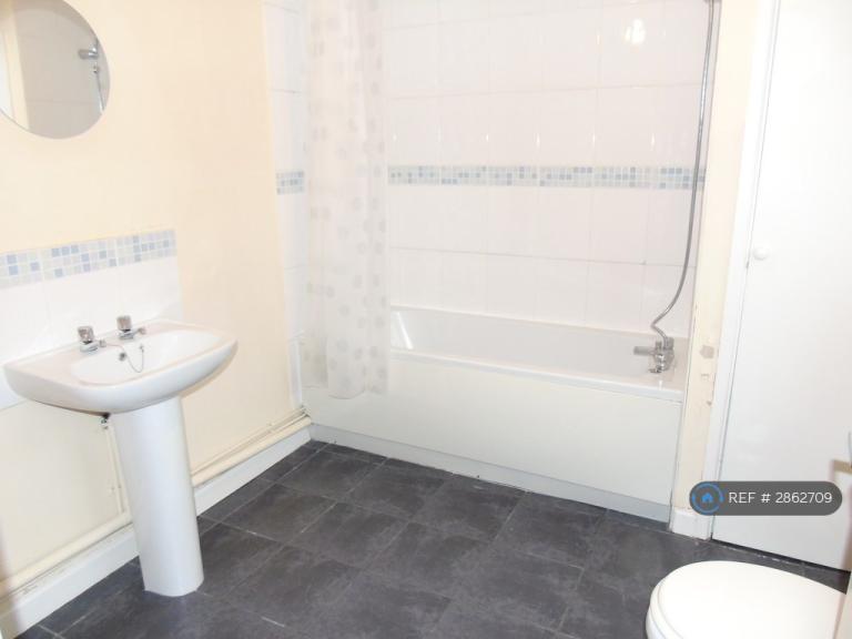 Flat Barton Street in Gloucester