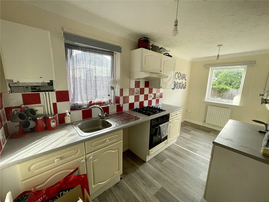 Flat Draper Road in Bournemouth