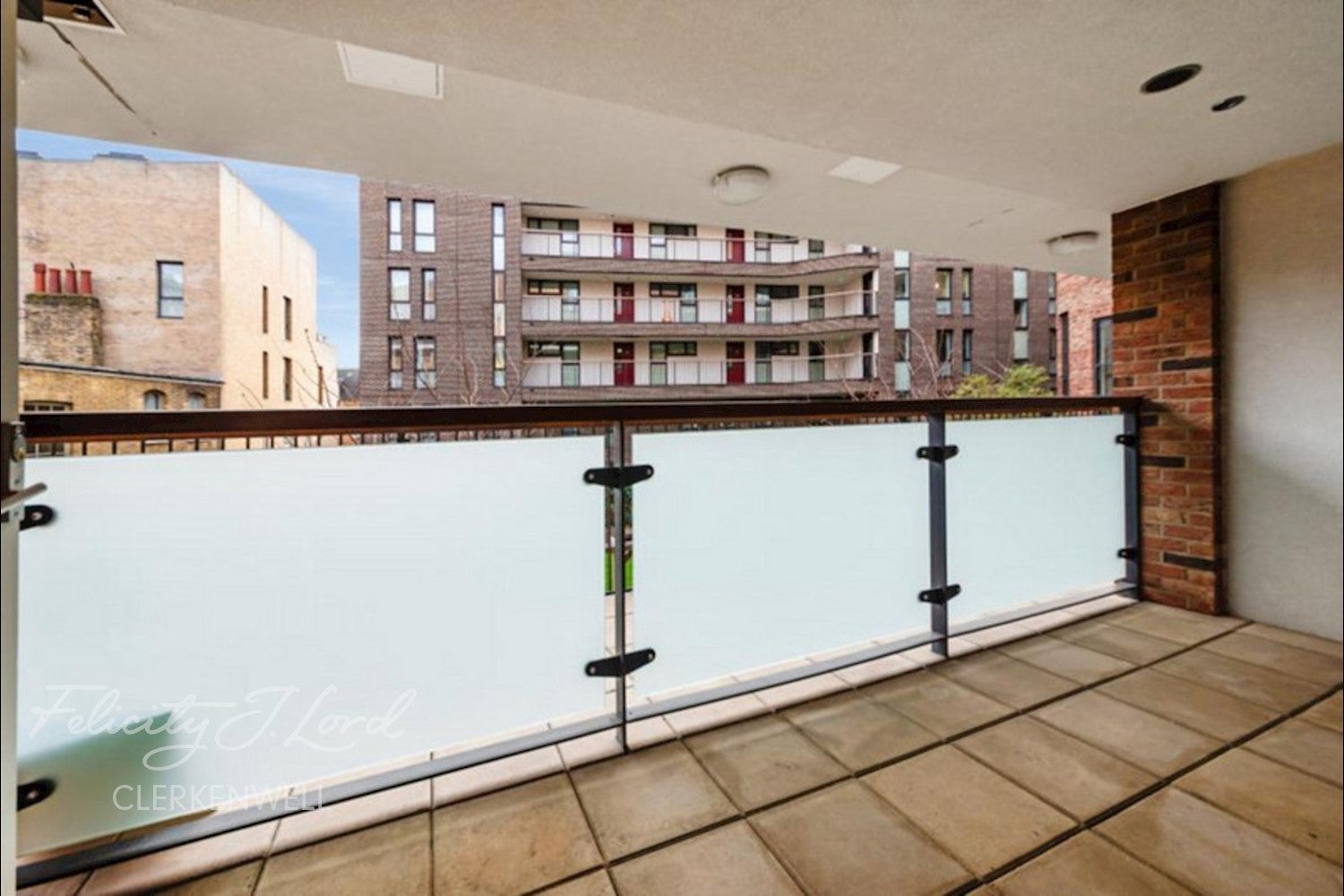 Flat Godfrey Place in Greater London