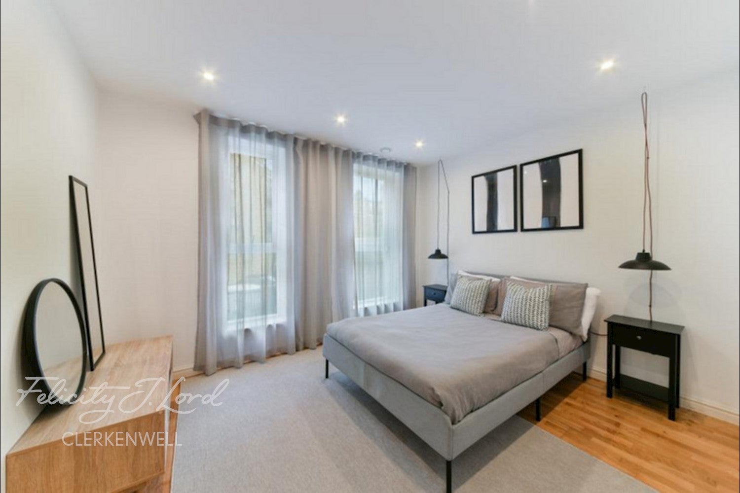 Flat Godfrey Place in Greater London