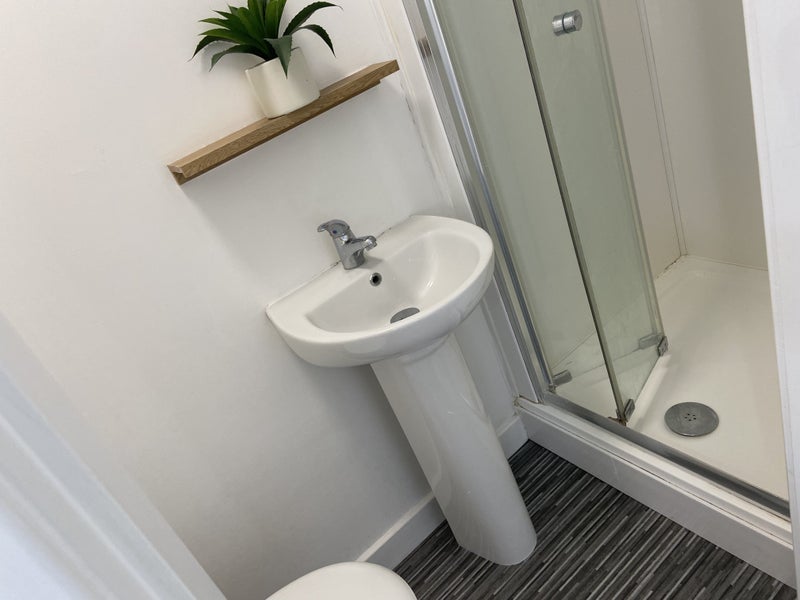 Room Holderness Road in Hull