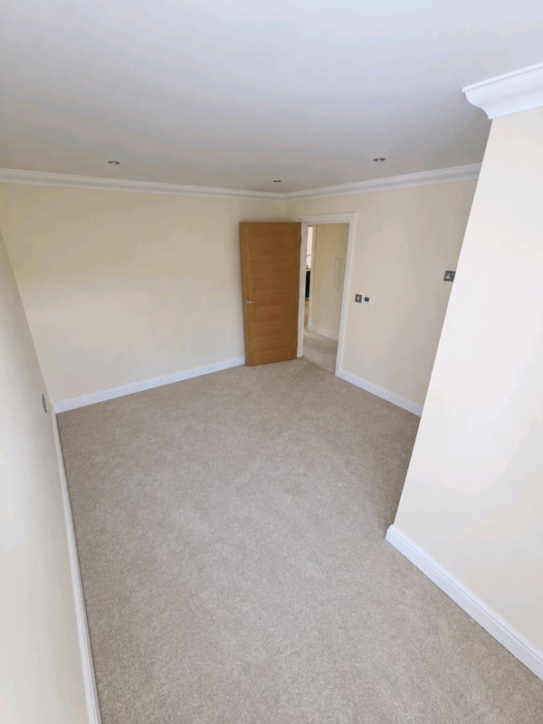 Room Constitution Hill Road in Poole