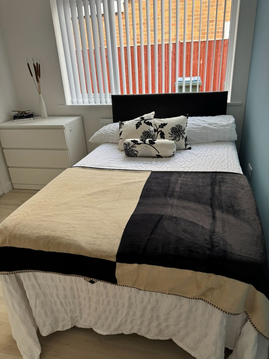 Room Aldrin Way in Coventry