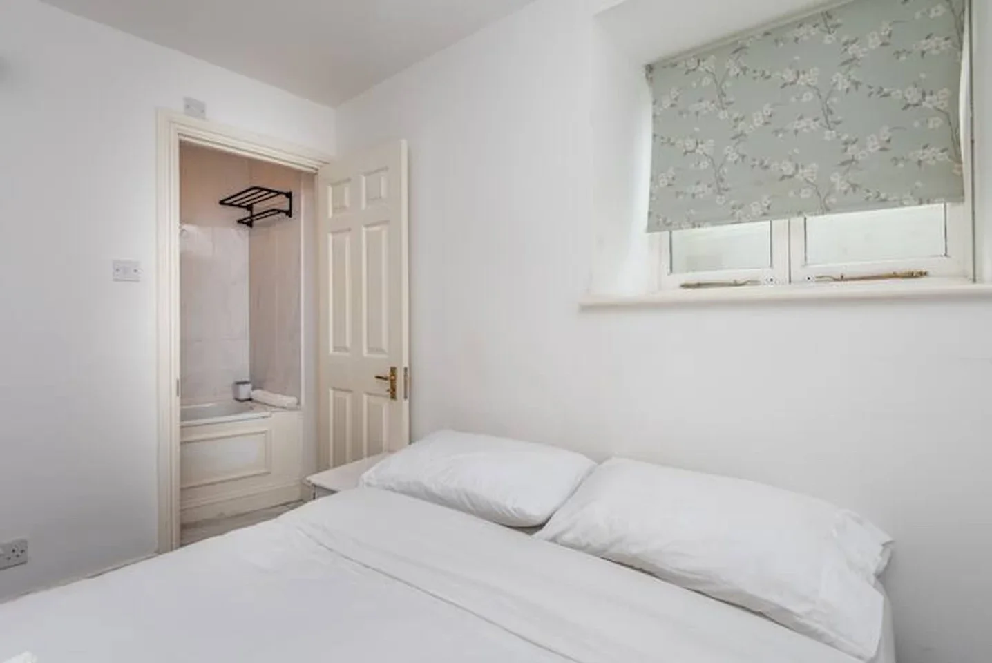 Flat Lyham Road in Greater London