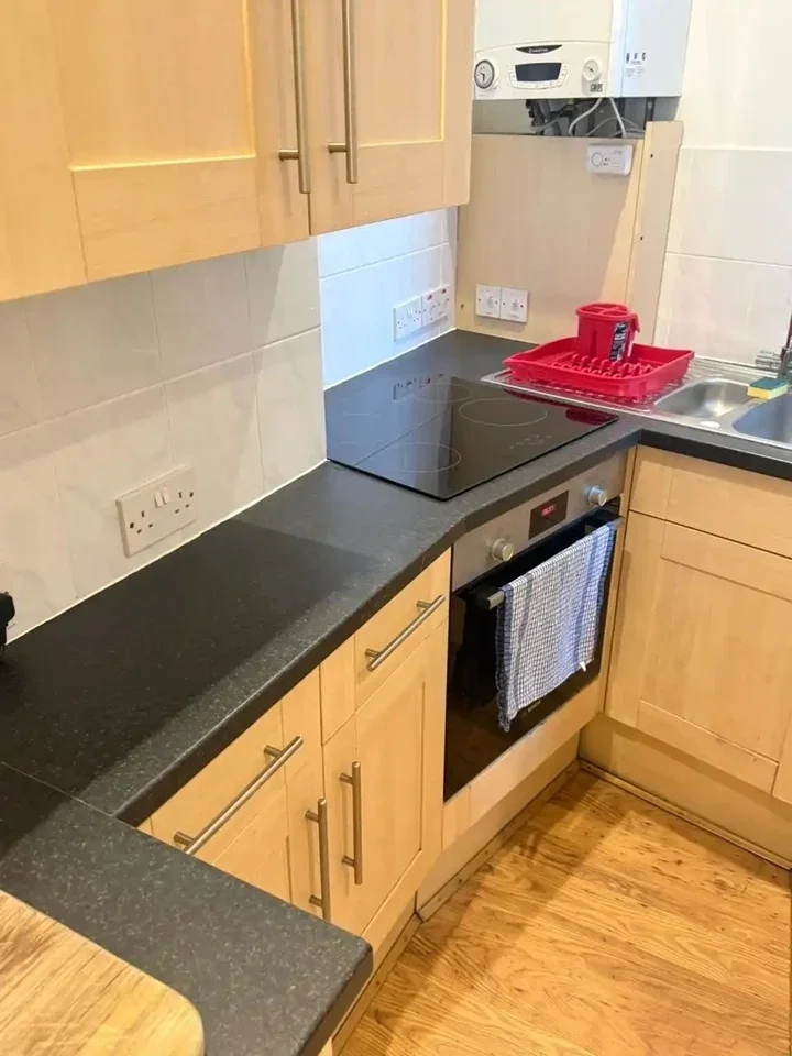 Flat Lyham Road in Greater London