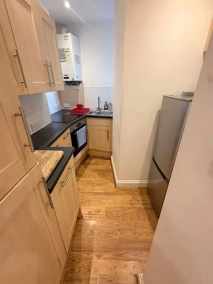 Flat Lyham Road in Greater London
