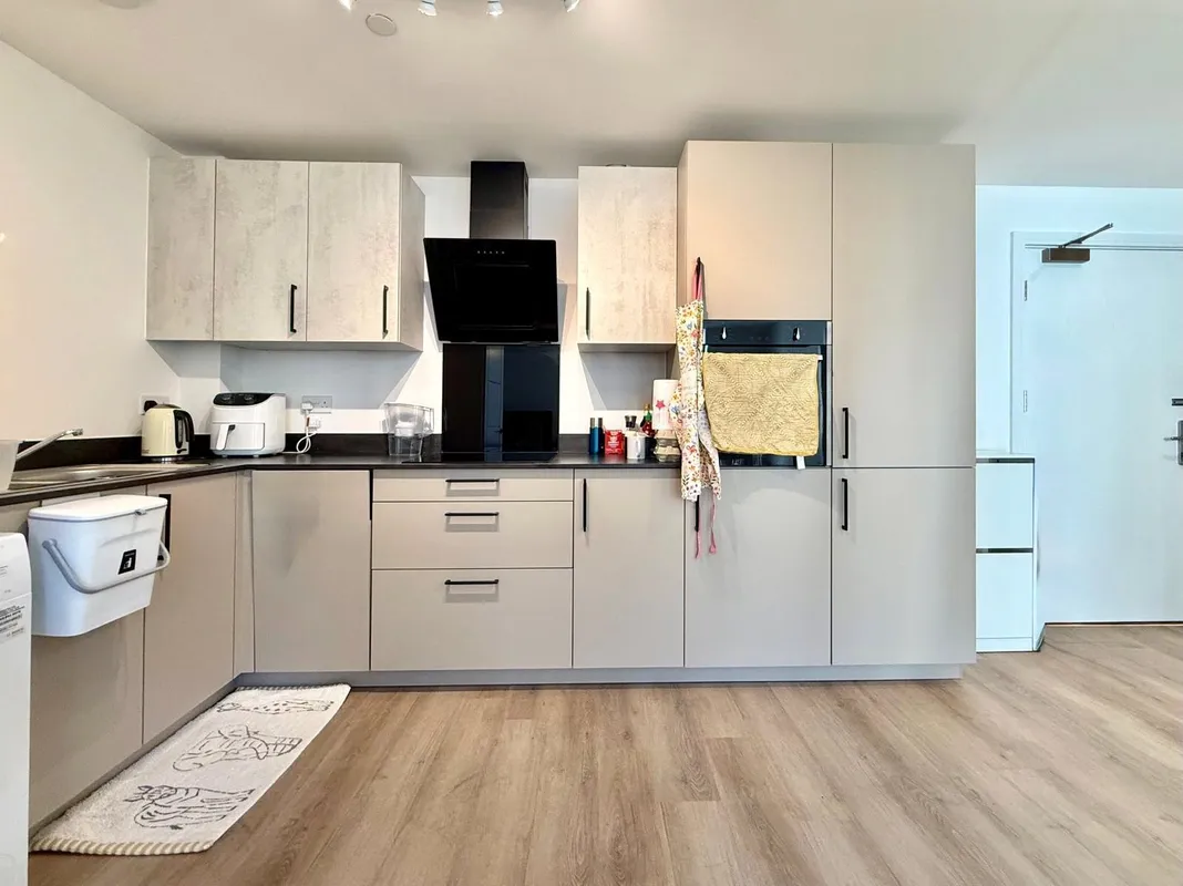 Flat Parkstone Road in Poole