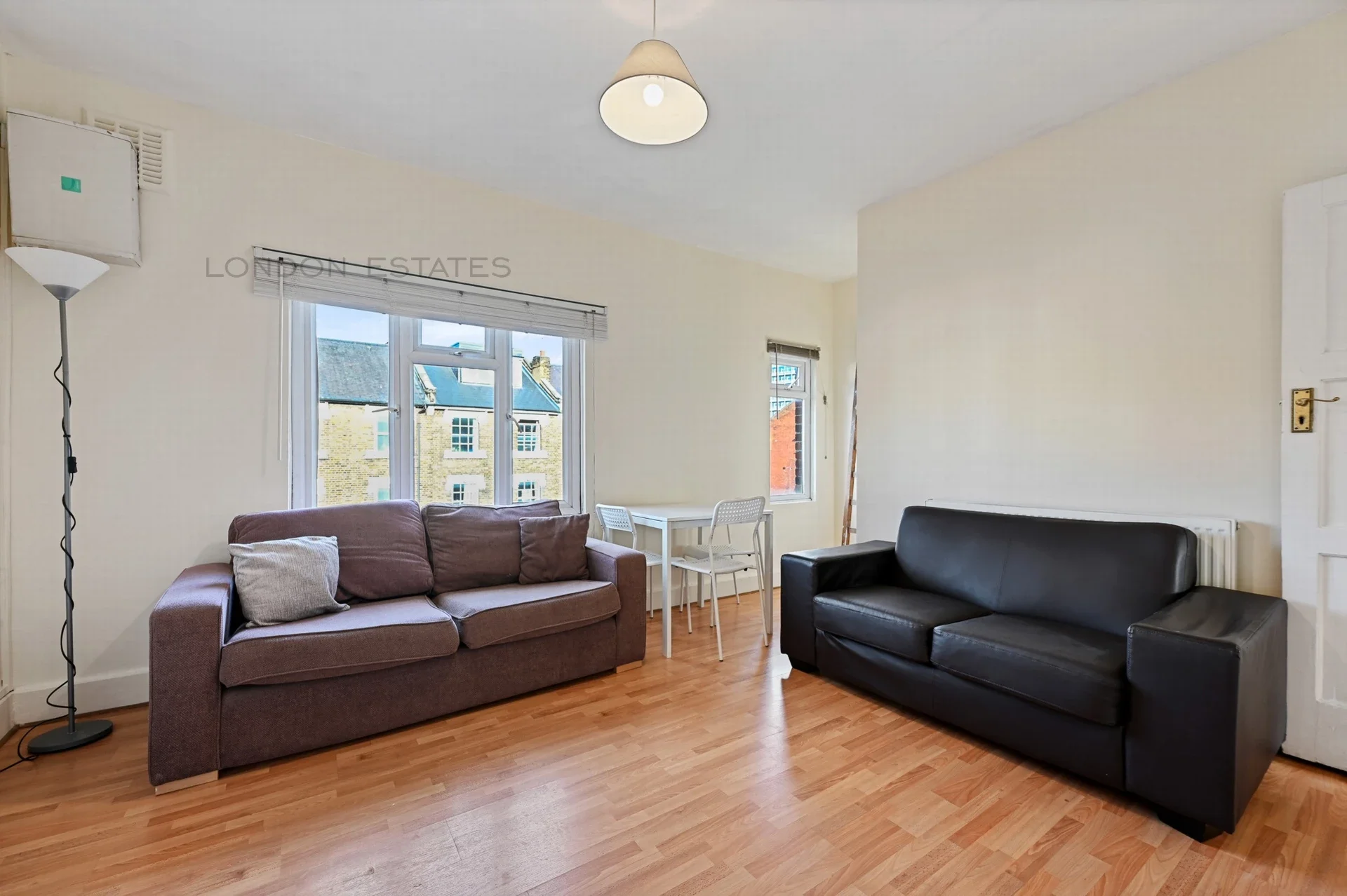 Flat Fulham Palace Road in Greater London