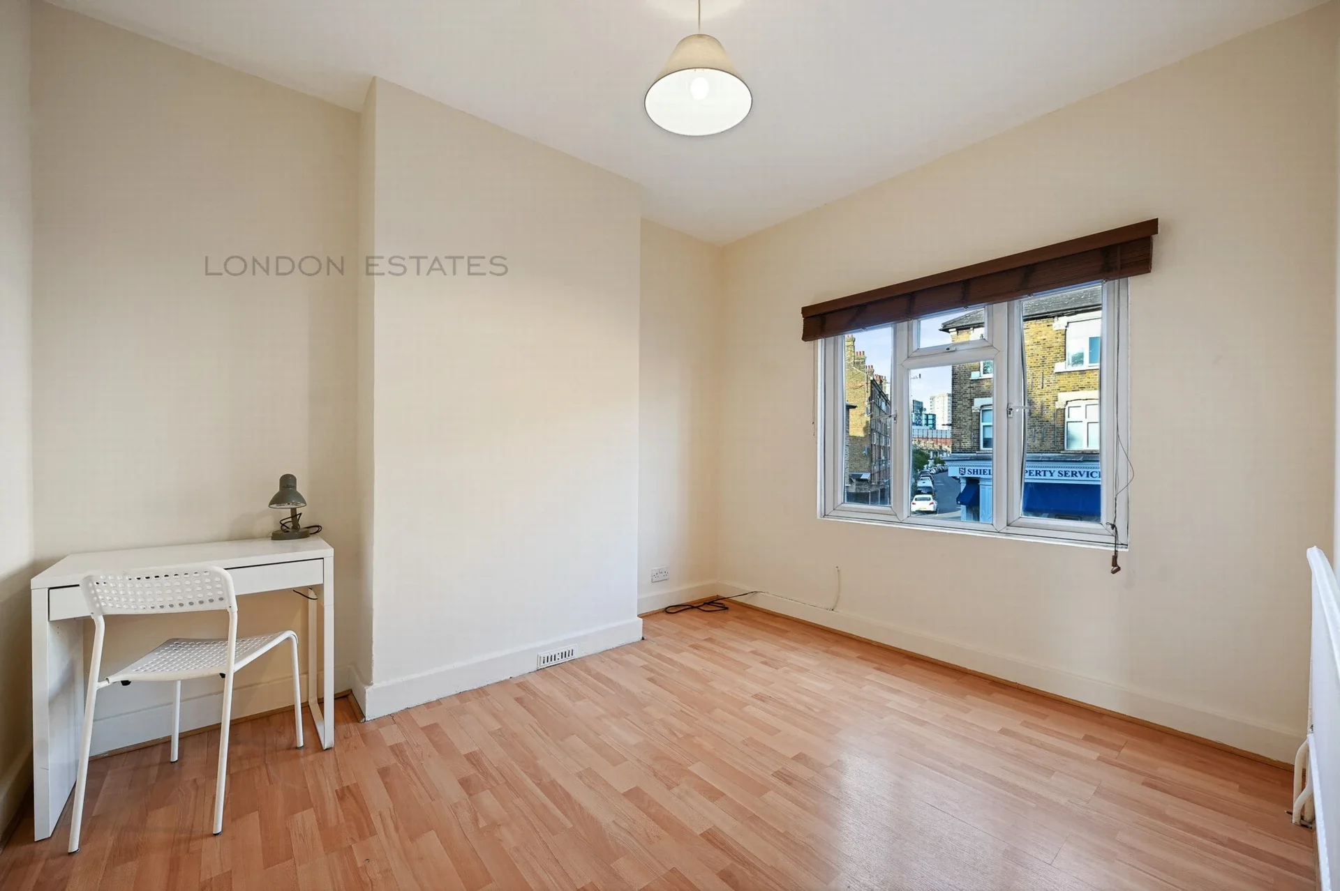 Flat Fulham Palace Road in Greater London