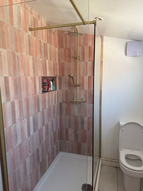 Room Hatherley Road in Bristol