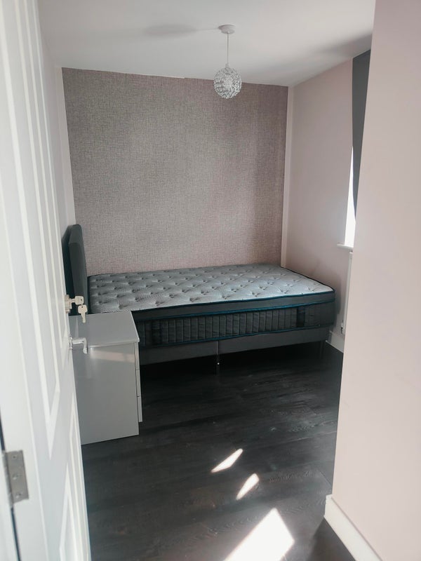 Room Mill Park Drive in Braintree