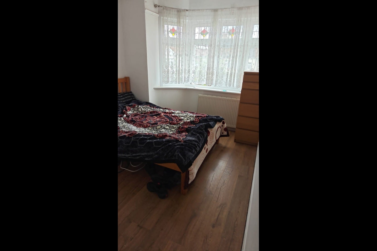 Room Shere Road in Greater London