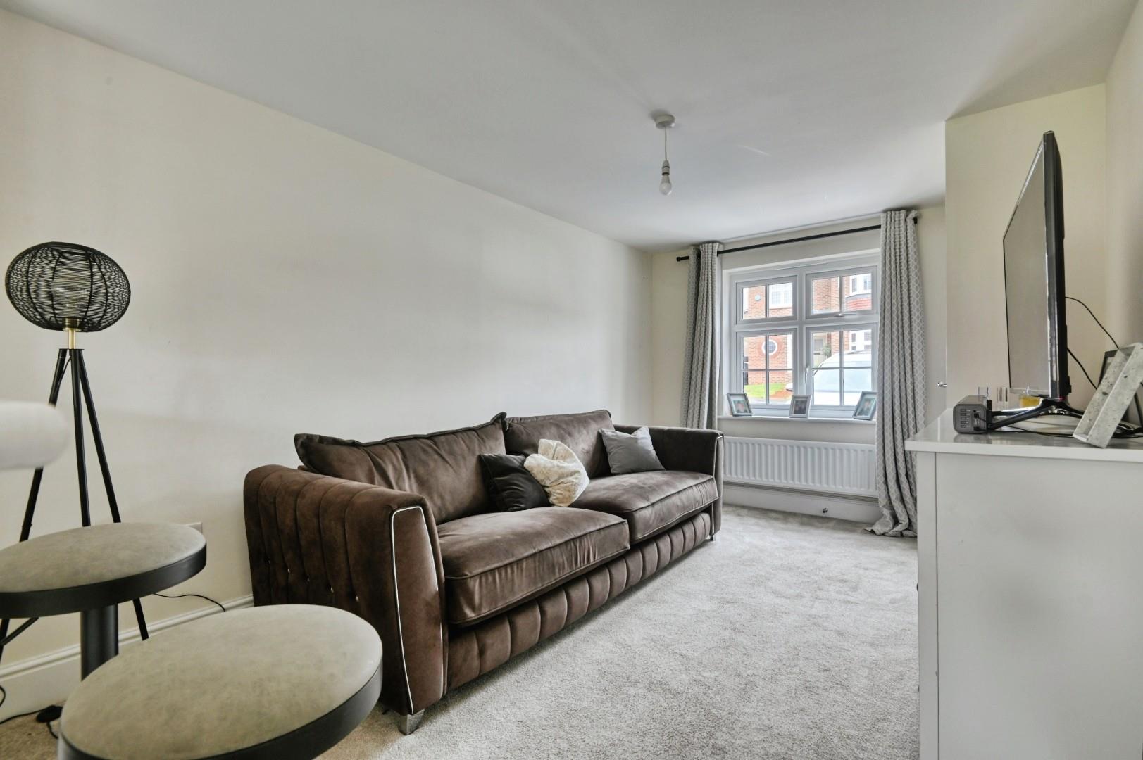 House Silverdale Close in Tamworth