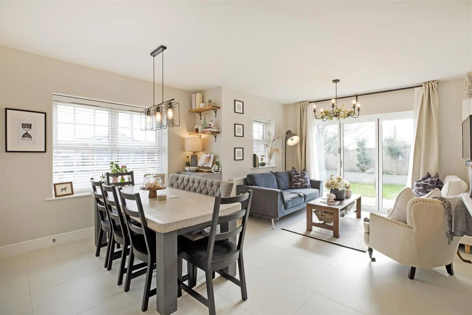 House Throstle Nest Close in Weston