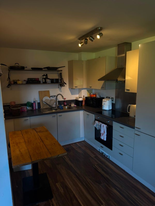 Room Oliver Road in Greater London