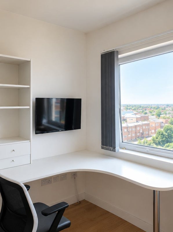 Room Morris Road in Leicester