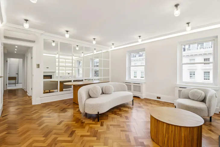 Flat Eaton Place in City of Westminster