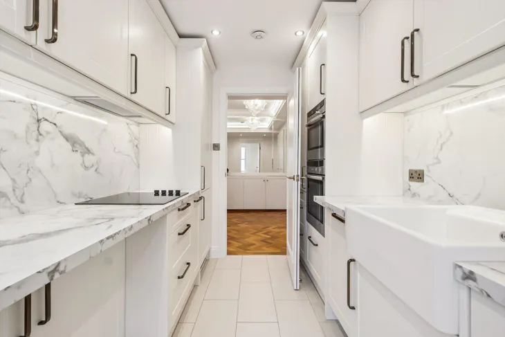 Flat Eaton Place in City of Westminster