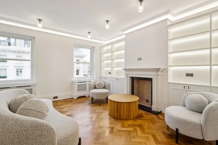 Flat Eaton Place in City of Westminster