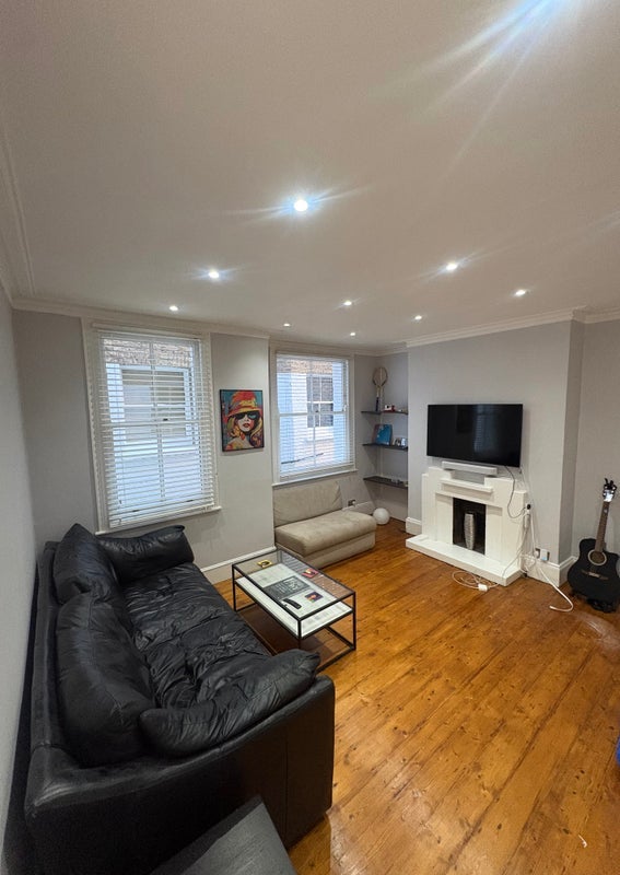 Room Marius Road in Greater London