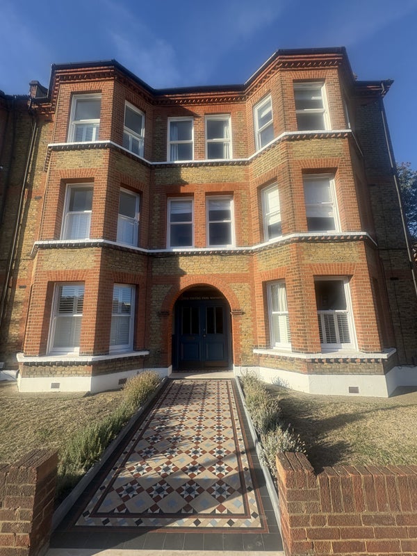 Room Marius Road in Greater London