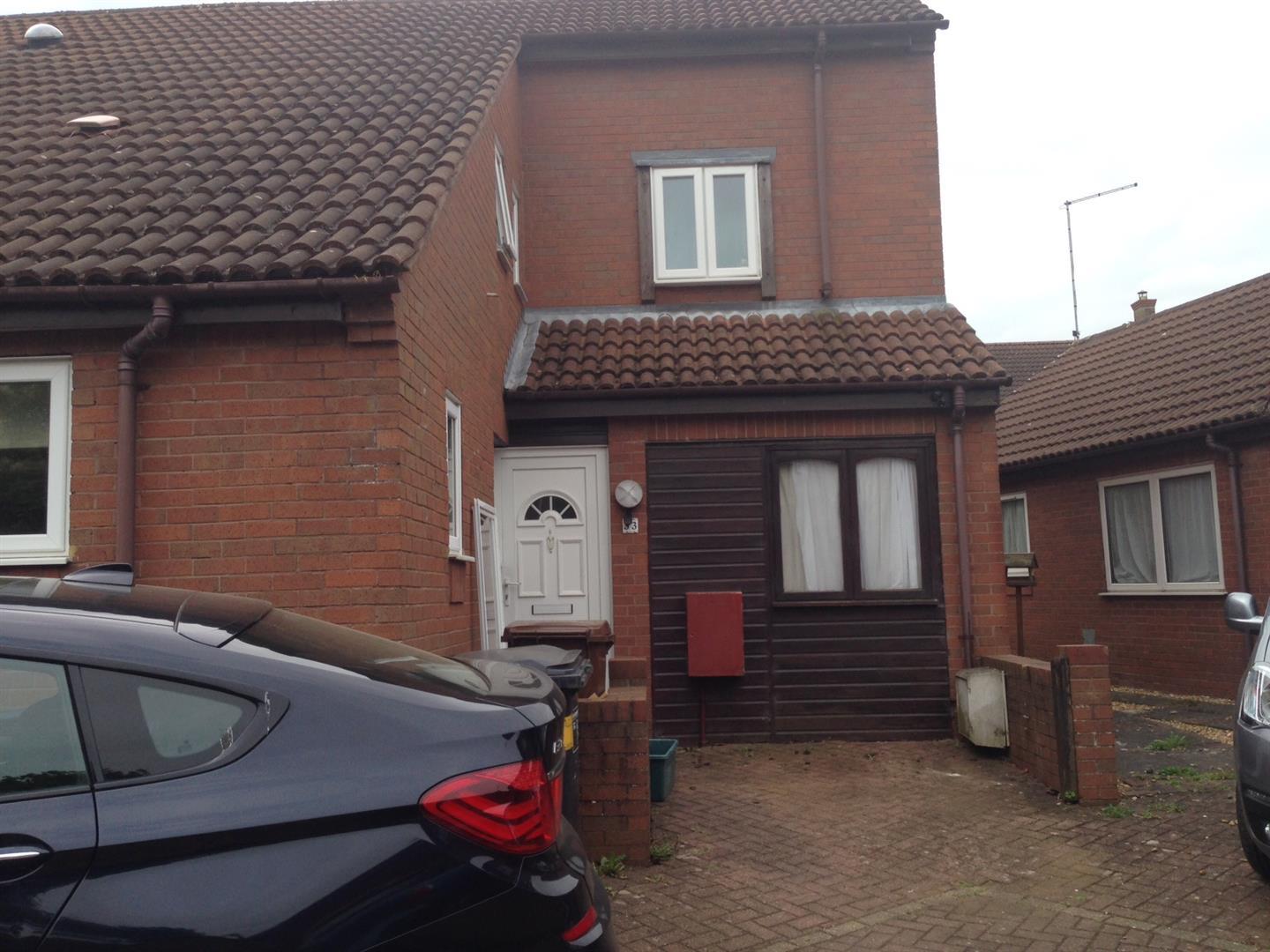 Flat Hunsbury Green in Northampton