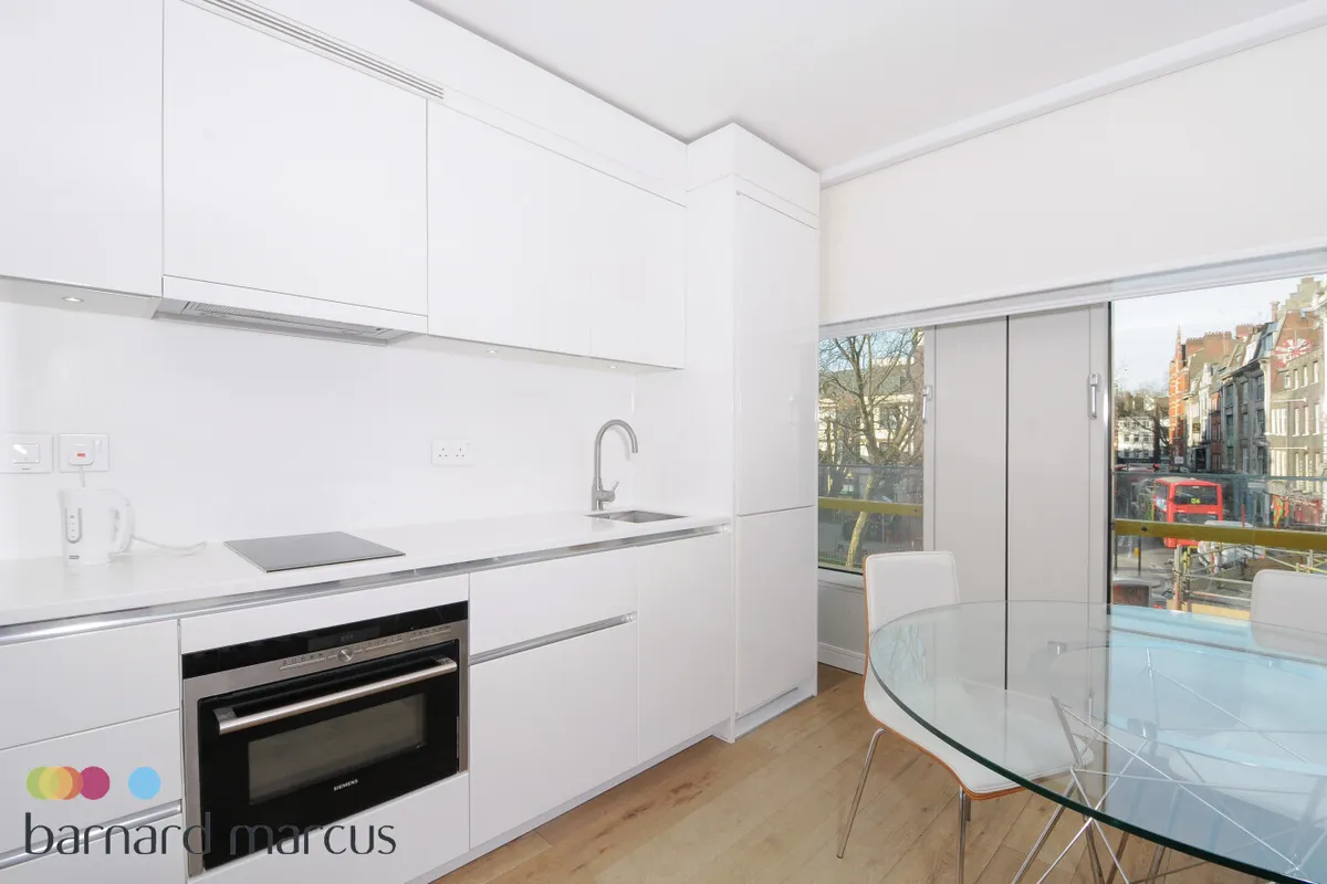 Flat Earnshaw Street in Greater London