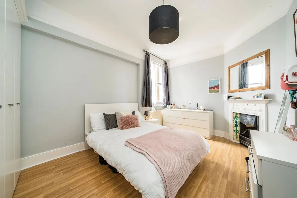 House Salterford Road in Greater London
