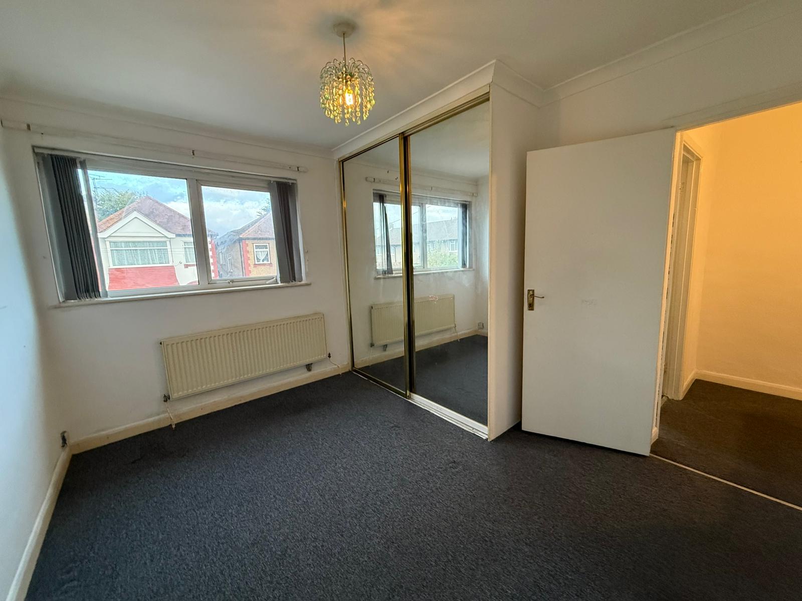 House Tenby Close in Greater London