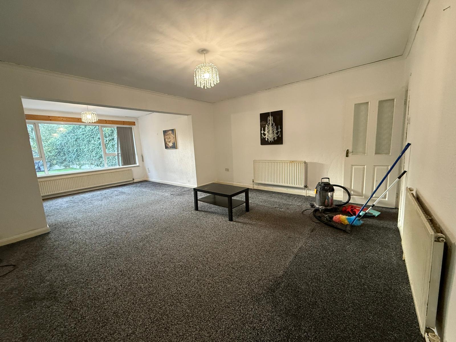House Tenby Close in Greater London