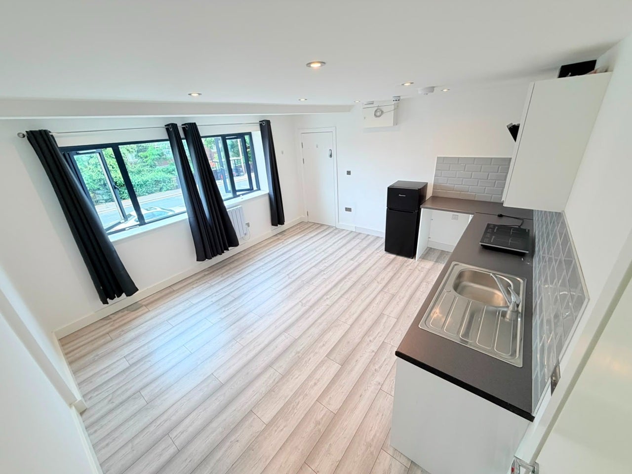 Flat Cranbrook Road in Greater London