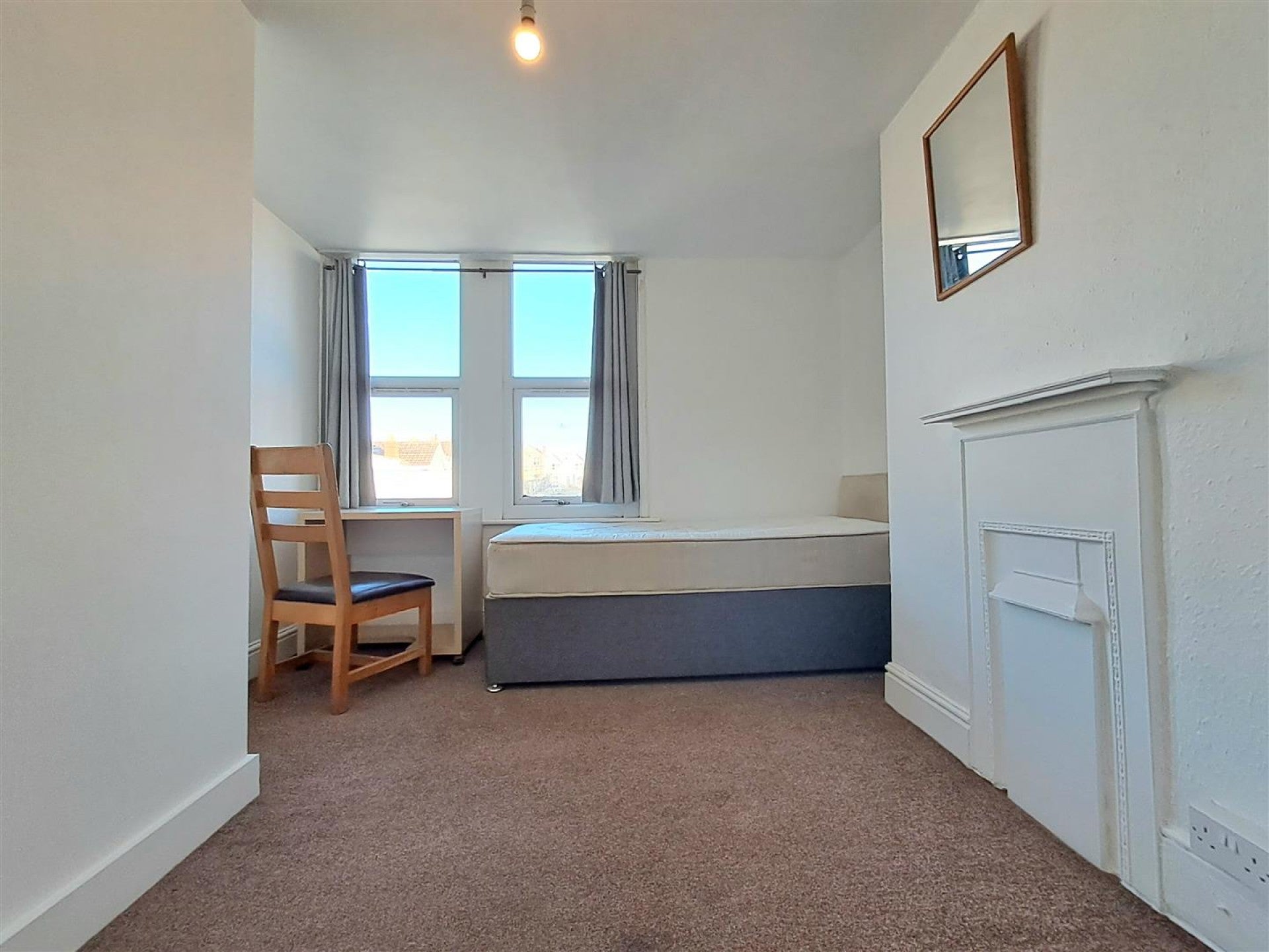 Room Stackpool Road in Bristol
