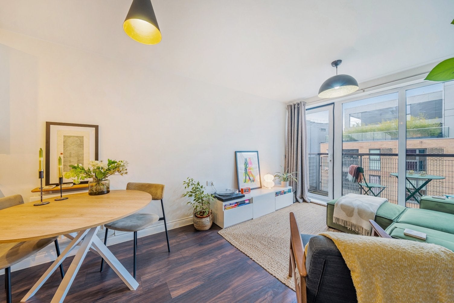 Flat Roan Street in Greater London