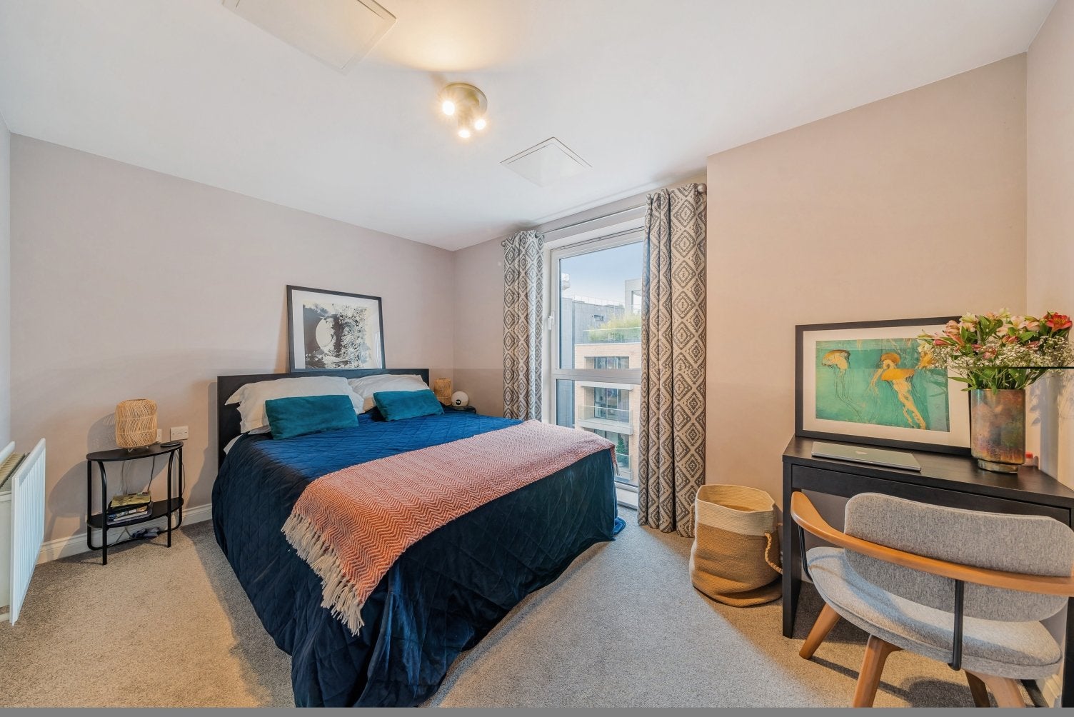 Flat Roan Street in Greater London
