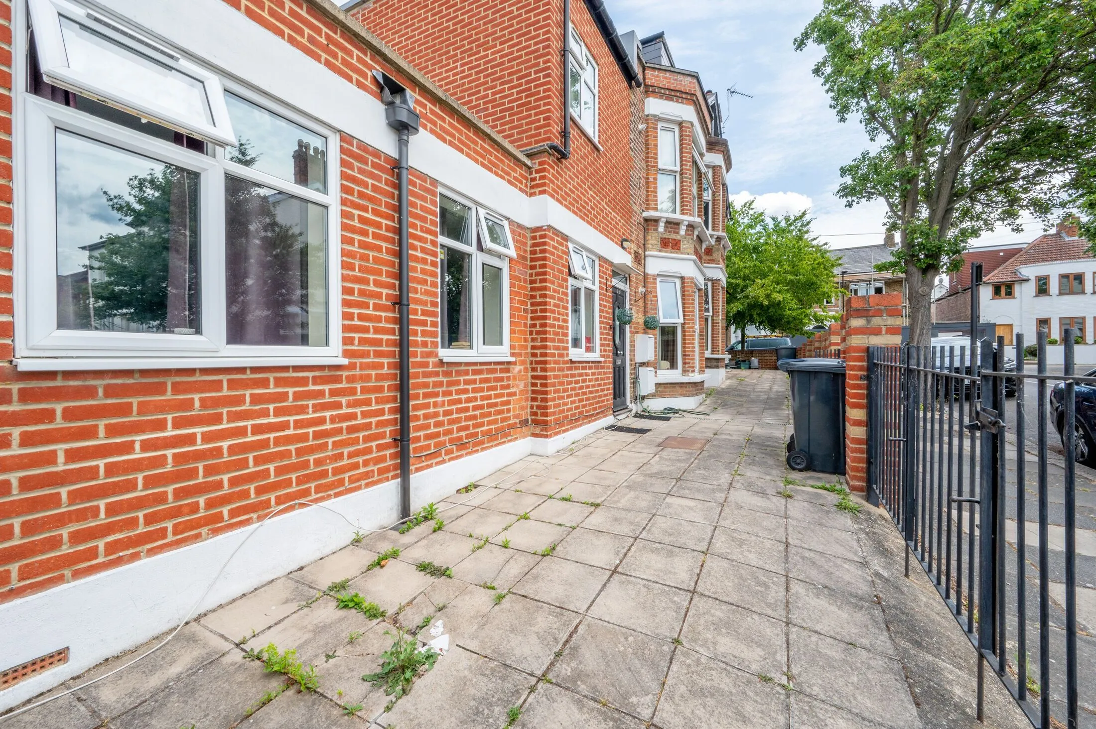 Flat Faraday Road in Greater London