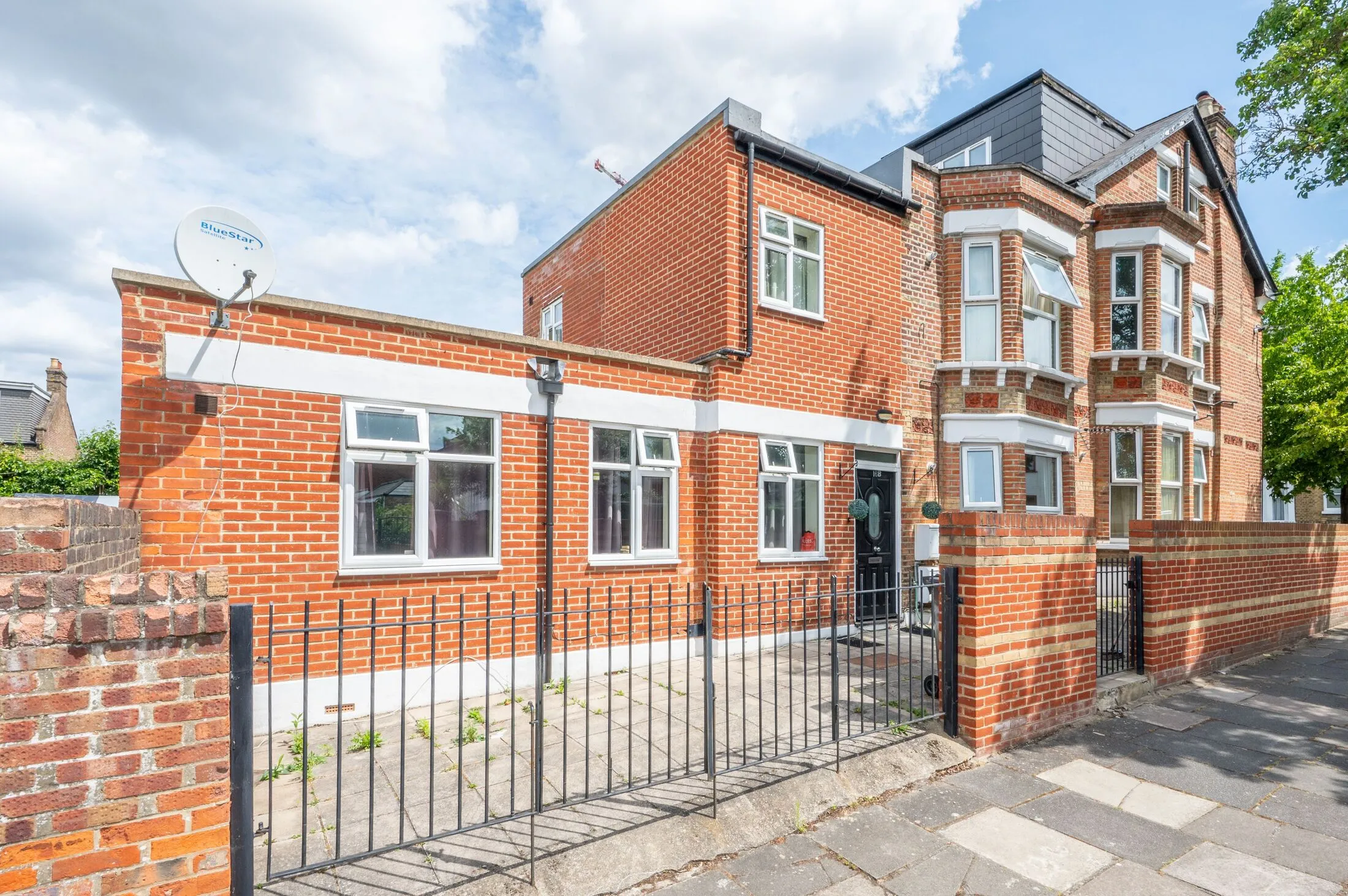 Flat Faraday Road in Greater London
