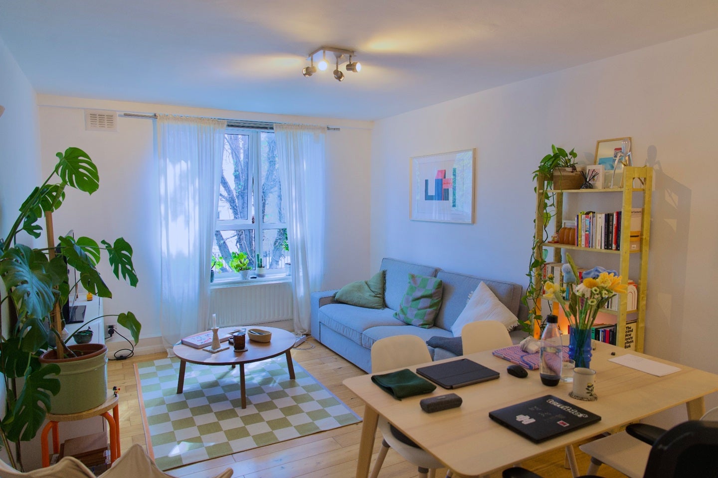 Flat Haslam Close in Greater London