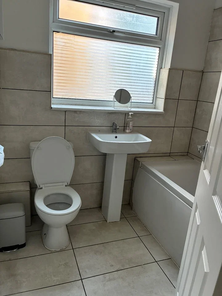 Room Windsor Road in Greater London
