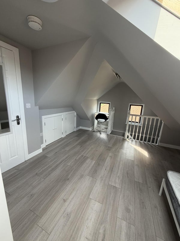Room Birkdale Road in Greater London