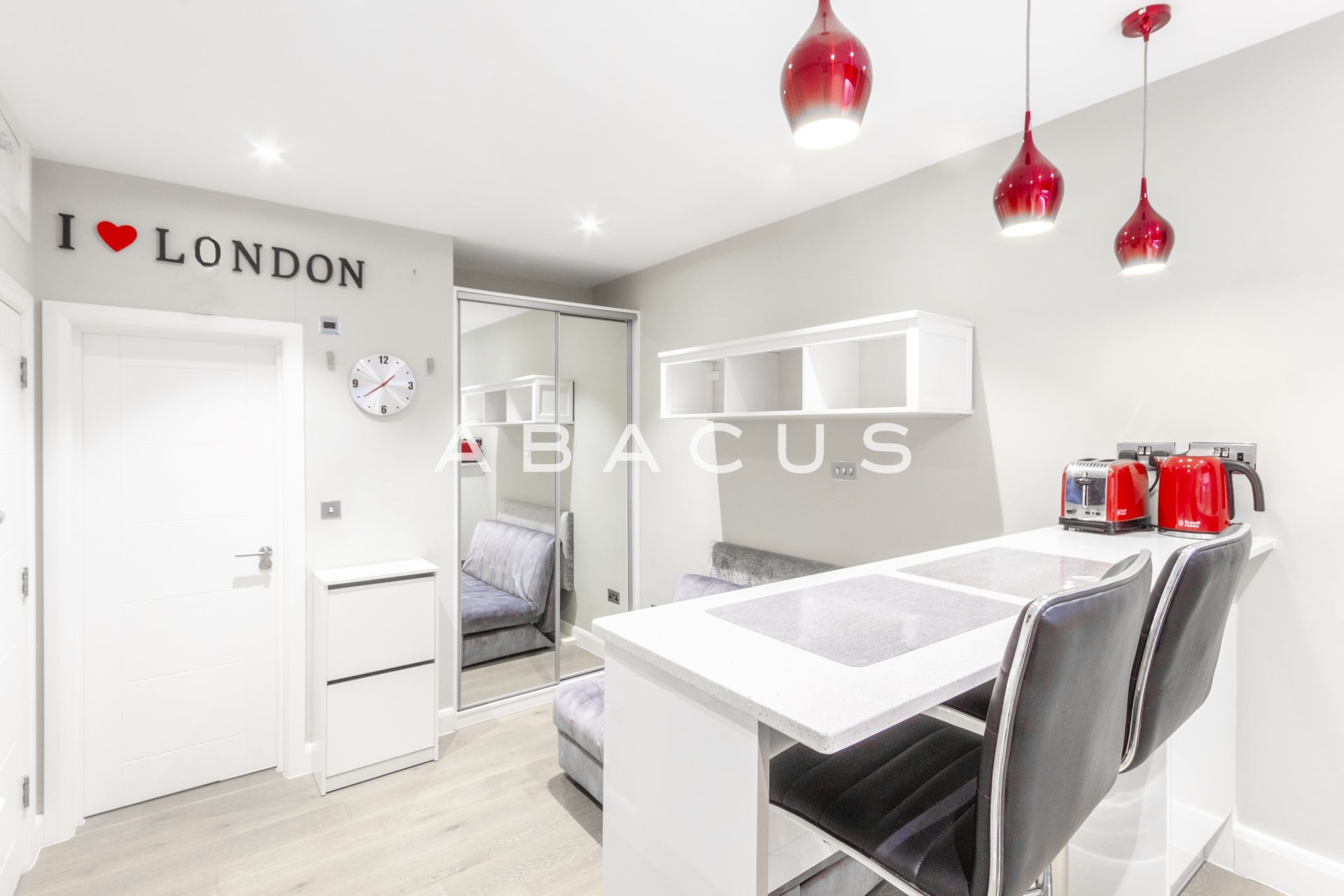 Flat West Cottages in Greater London