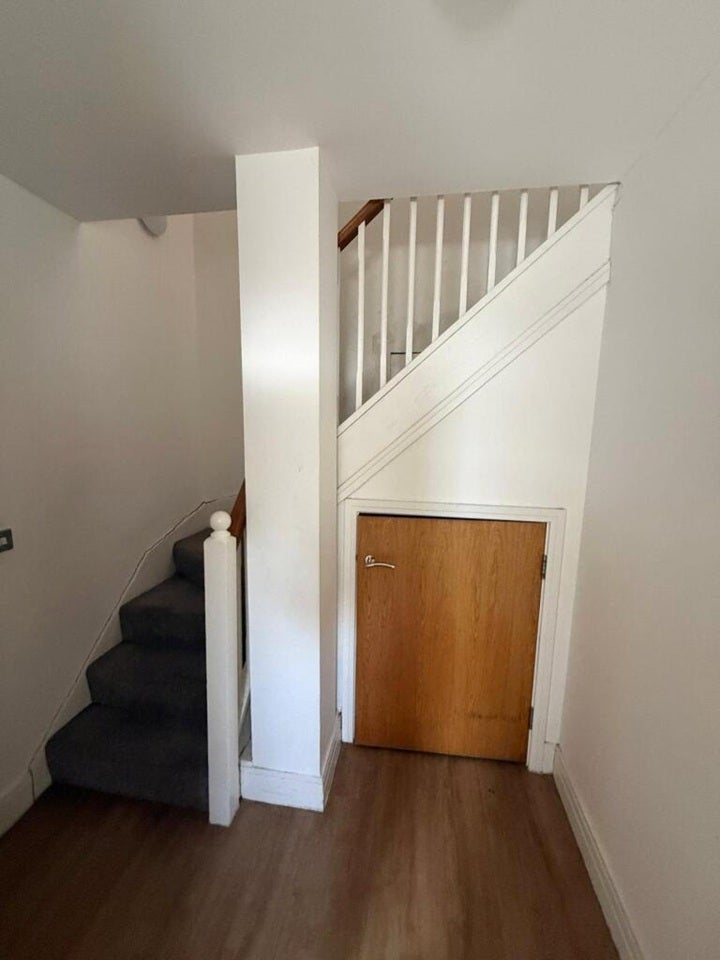 Flat Rosslyn Crescent in Greater London