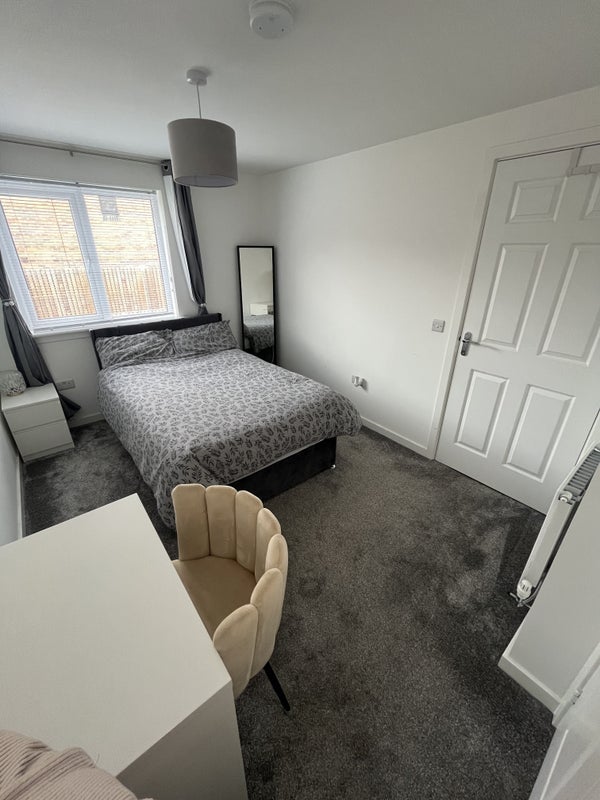 Room Nisbet Drive in City of Edinburgh