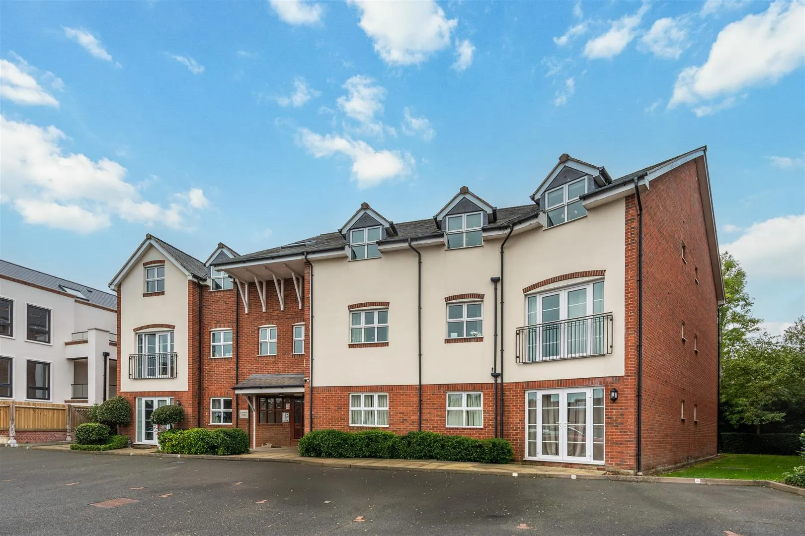 Flat Poplar Road in Metropolitan Borough of Solihull