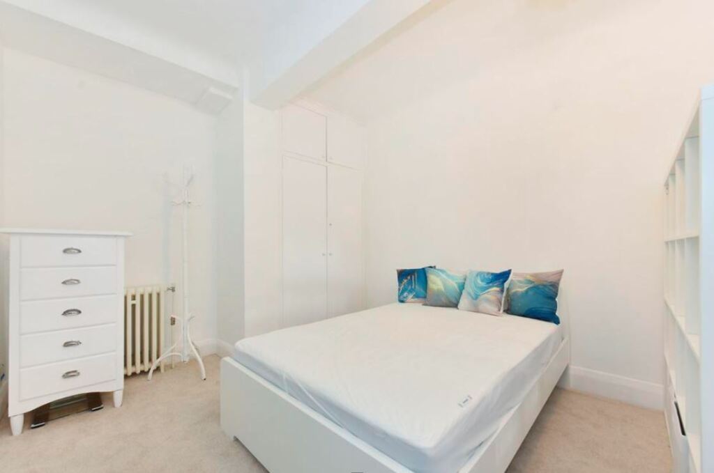 Flat Portman Square in City of Westminster