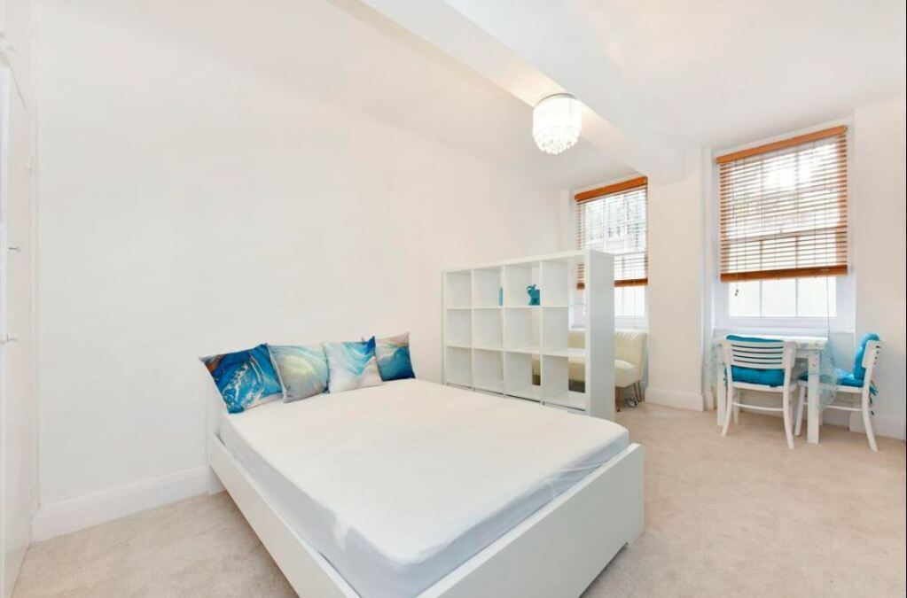 Flat Portman Square in City of Westminster