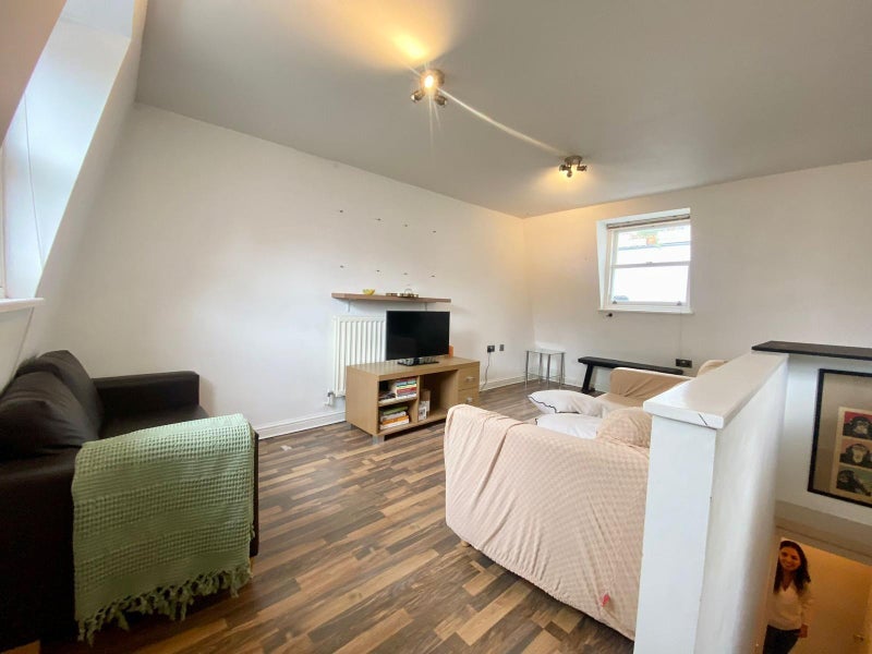 Room Union Street in Greater London