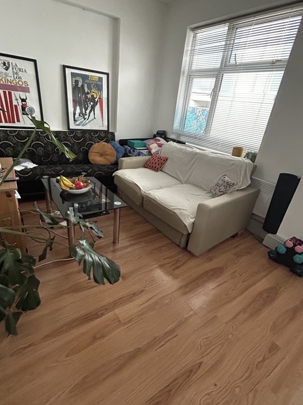 Room Kingsland Road in Greater London