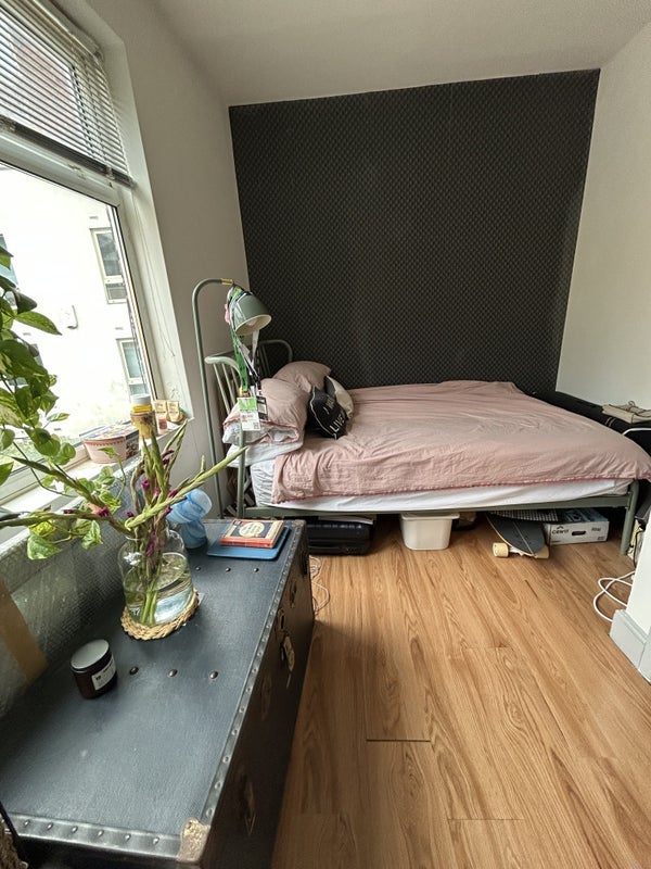 Room Kingsland Road in Greater London
